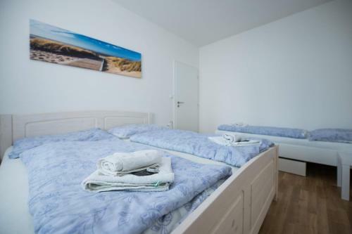 Apartments Kope?n� With Parking