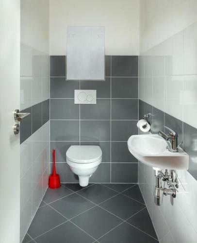 Apartments Kope?n� With Parking