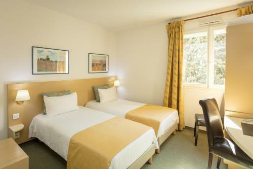 Hotel H�tel Le Saint-geni�s