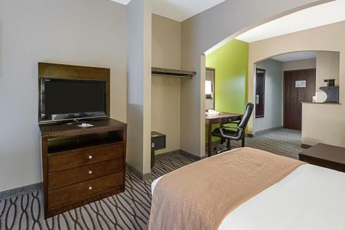 Hotel Quality Suites Sulphur