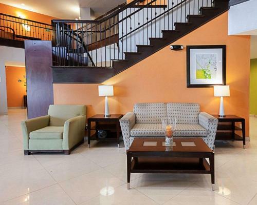 Hotel Quality Suites Sulphur