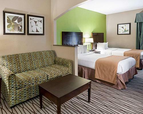 Hotel Quality Suites Sulphur