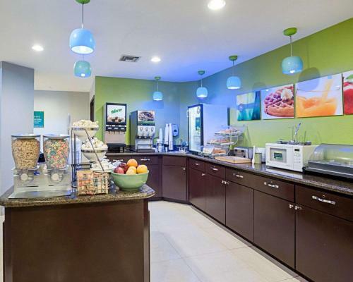 Hotel Quality Suites Sulphur