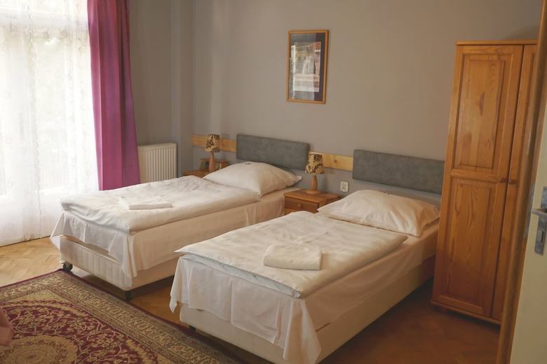 Hostal Cybulskiego Guest Rooms