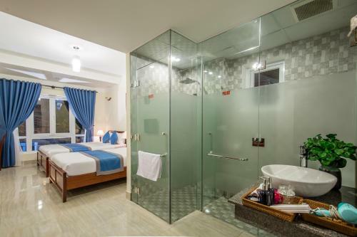 Prince Hotel