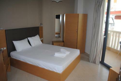 Niriides Studios And Apartments