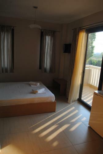 Niriides Studios And Apartments