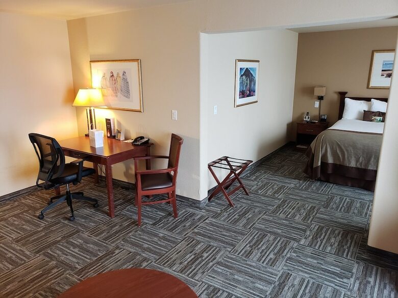 Hotel Wingate By Wyndham - Edmonton West