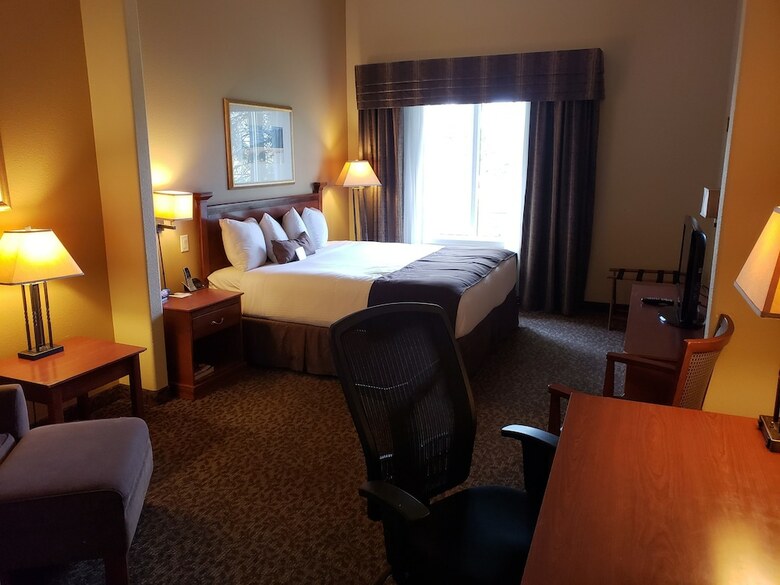 Hotel Wingate By Wyndham - Edmonton West