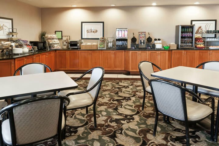 Hotel Wingate By Wyndham - Edmonton West
