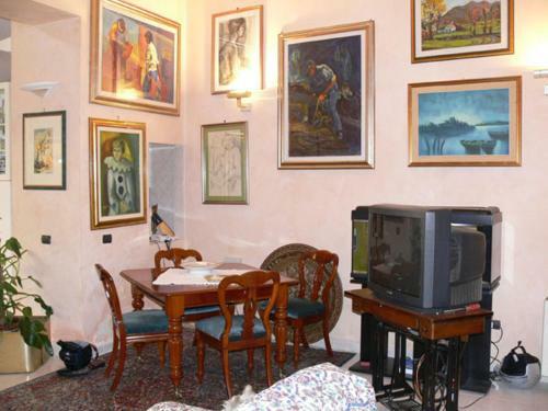 Bed & Breakfast George King