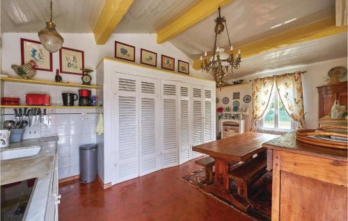 Holiday Home Saint-vivien-de-medoc 17