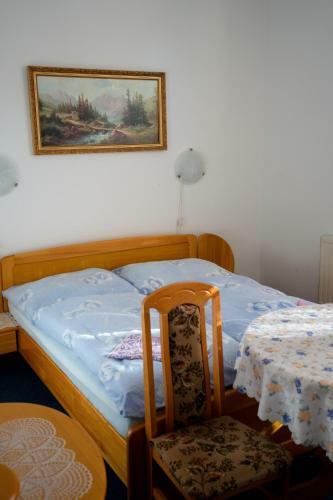 Hostal Pension Em-garni