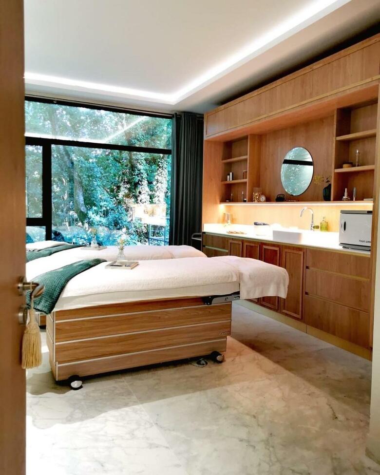 Inter-hotel Le Chateau Des Reynats