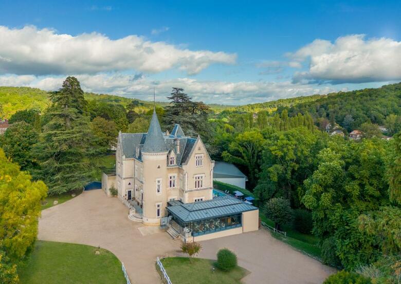 Inter-hotel Le Chateau Des Reynats