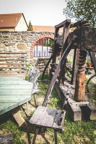 Hostal Borosty�nkert �tterem & Vend�gh�z