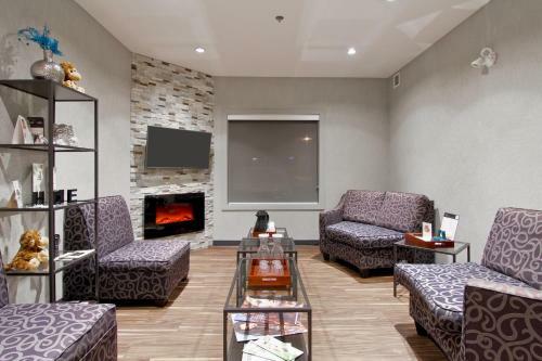 Hotel Home Inn & Suites