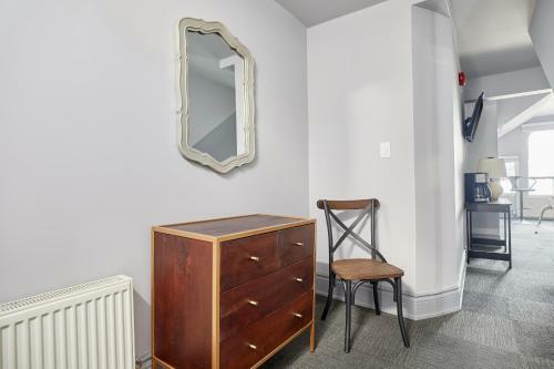 Wellesley Manor Boutique Hotel