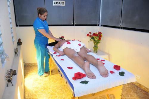 Hotel Villeta Suite