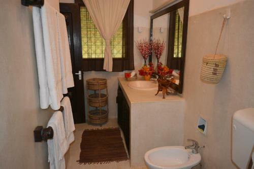 Bed & Breakfast Luna House Moyo Wa Dunia Ltd