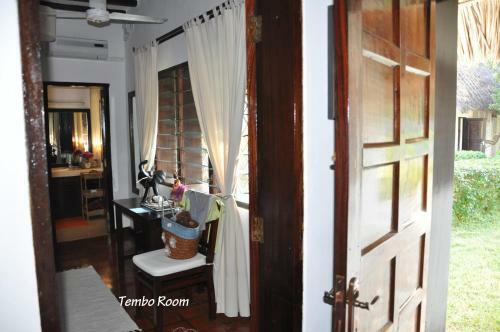 Bed & Breakfast Luna House Moyo Wa Dunia Ltd
