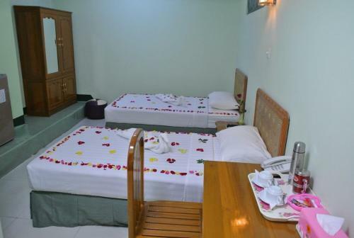 Daw Htay Hotel
