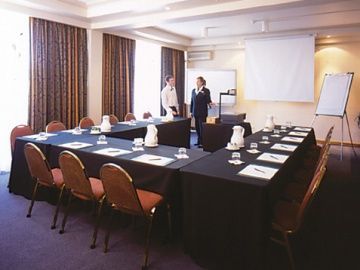 Hotel Chifley On South Terrace