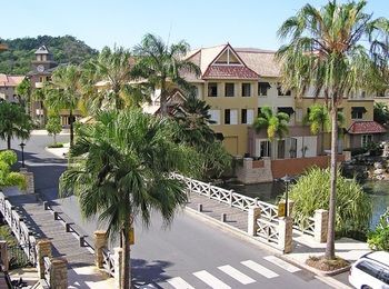 Hotel Lakes Cairns Resort & Spa