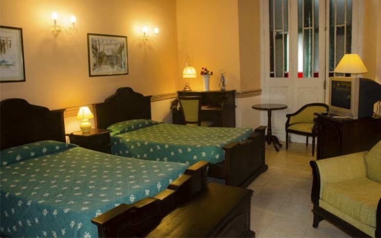 Hotel Conde De Villanueva