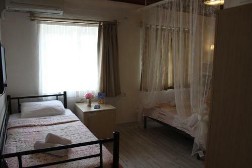Hostal Imerek Tas Ev Hotel