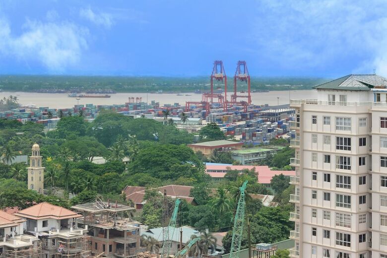 Hotel Grand United (ahlone Branch)