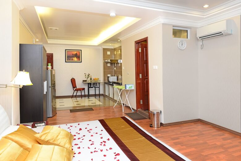 Hotel Grand United (ahlone Branch)