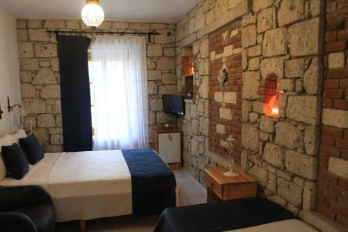 Hotel Adres Ala�at?