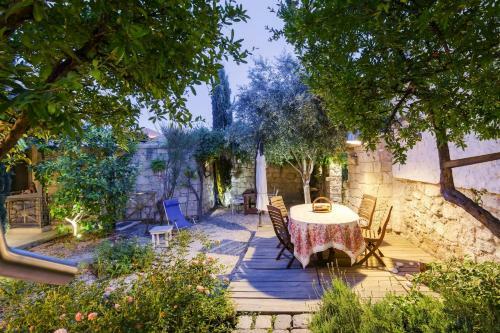 Hostal Sakin Ev Hotel