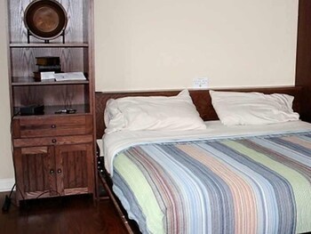 Woodrow House Bed & Breakfast