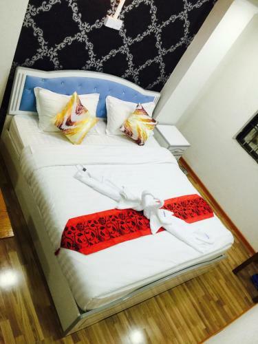 Everest Hotel