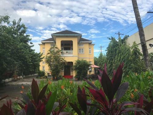 Bed & Breakfast Golden Guest Inn