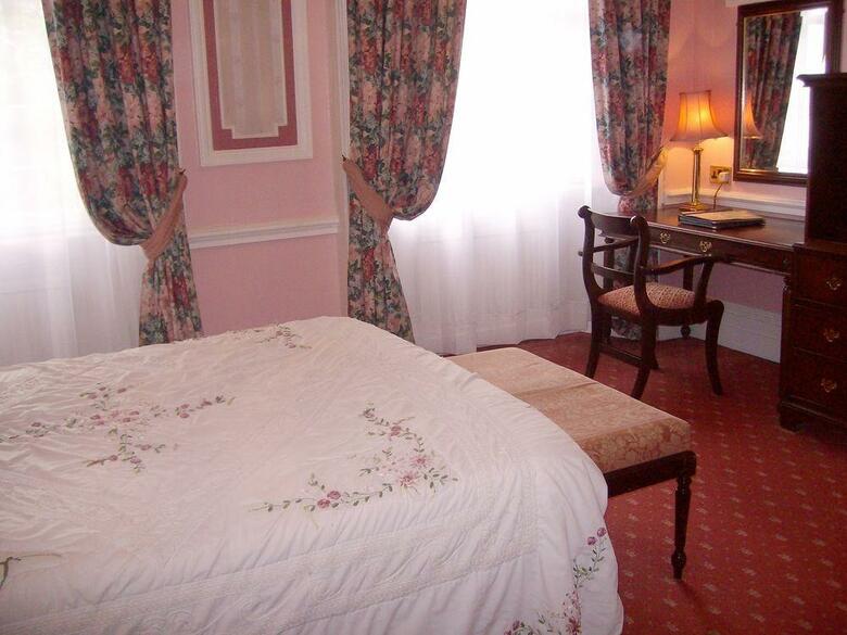 London Elizabeth Hotel