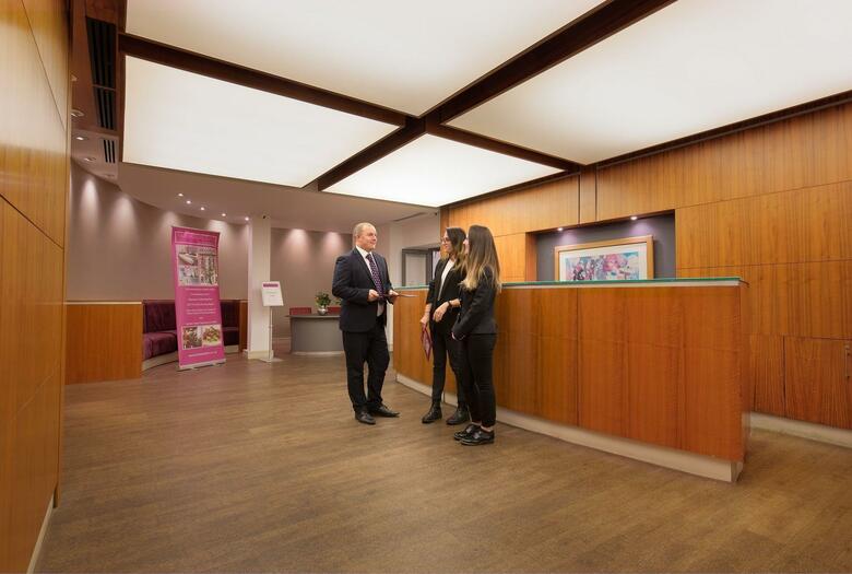 Hotel Ambassadors In Bloomsbury