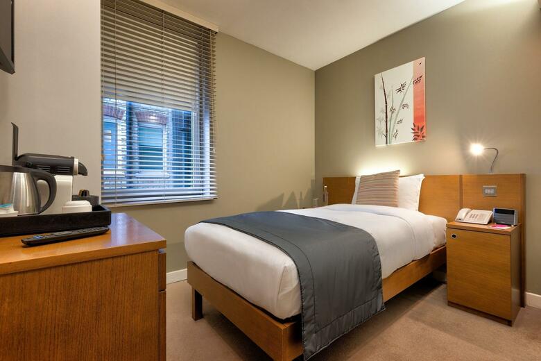 Hotel Ambassadors In Bloomsbury