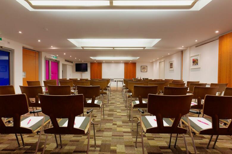 Hotel Ambassadors In Bloomsbury