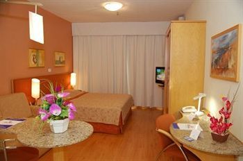Harbor Hotel Regent Suites