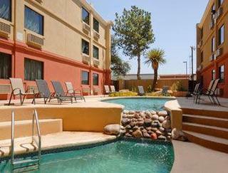 Hotel Baymont Inn And Suites Lubbock