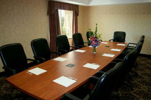 Hotel Arbor Inn And Suites