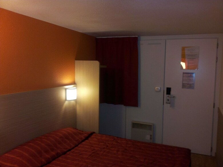 Hotel Premiere Classe Lyon Est Aeroport Saint Exupery