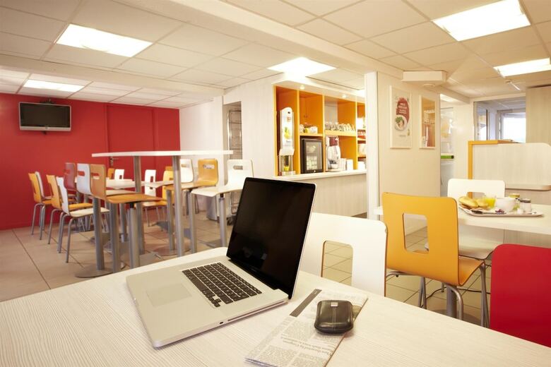 Hotel Premiere Classe Lyon Est Aeroport Saint Exupery