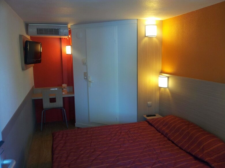 Hotel Premiere Classe Lyon Est Aeroport Saint Exupery