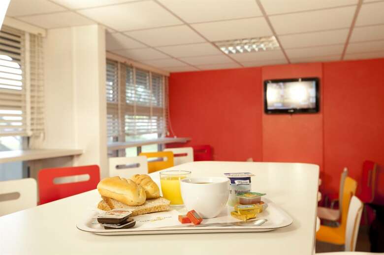 Hotel Premiere Classe Lyon Est Aeroport Saint Exupery