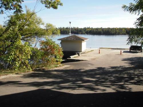 Capricorn Motel Royale 1000 Islands
