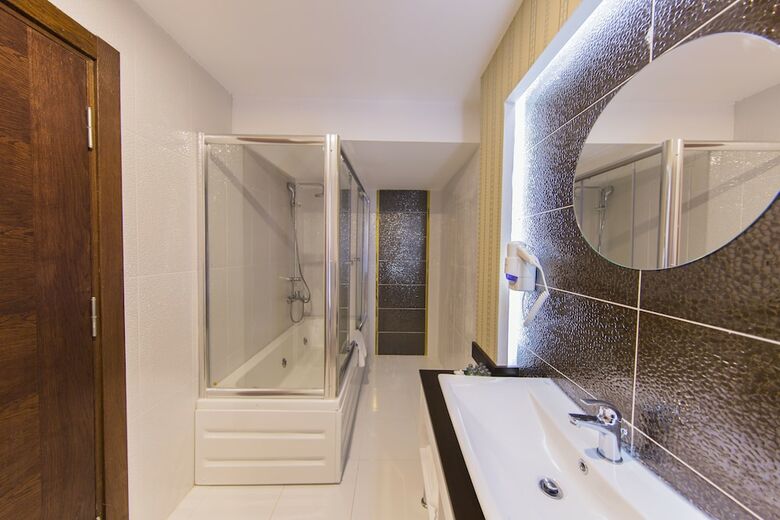 Hotel Maya World Park Adult Only +15